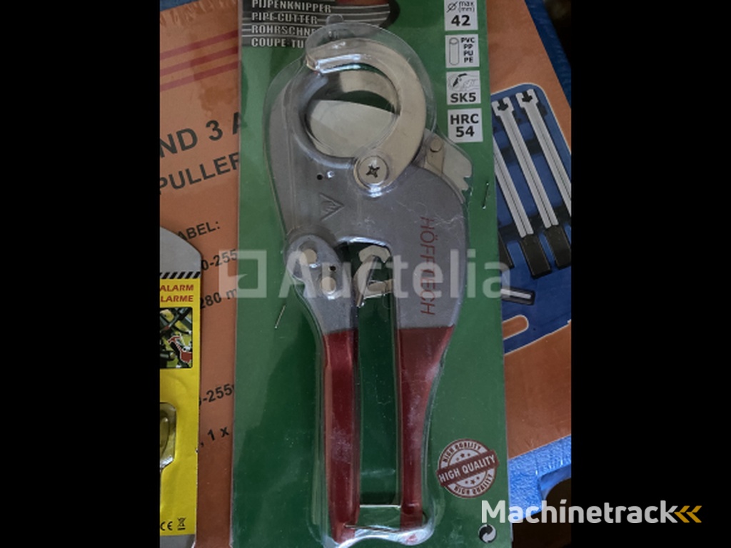 PVC pipe cutter