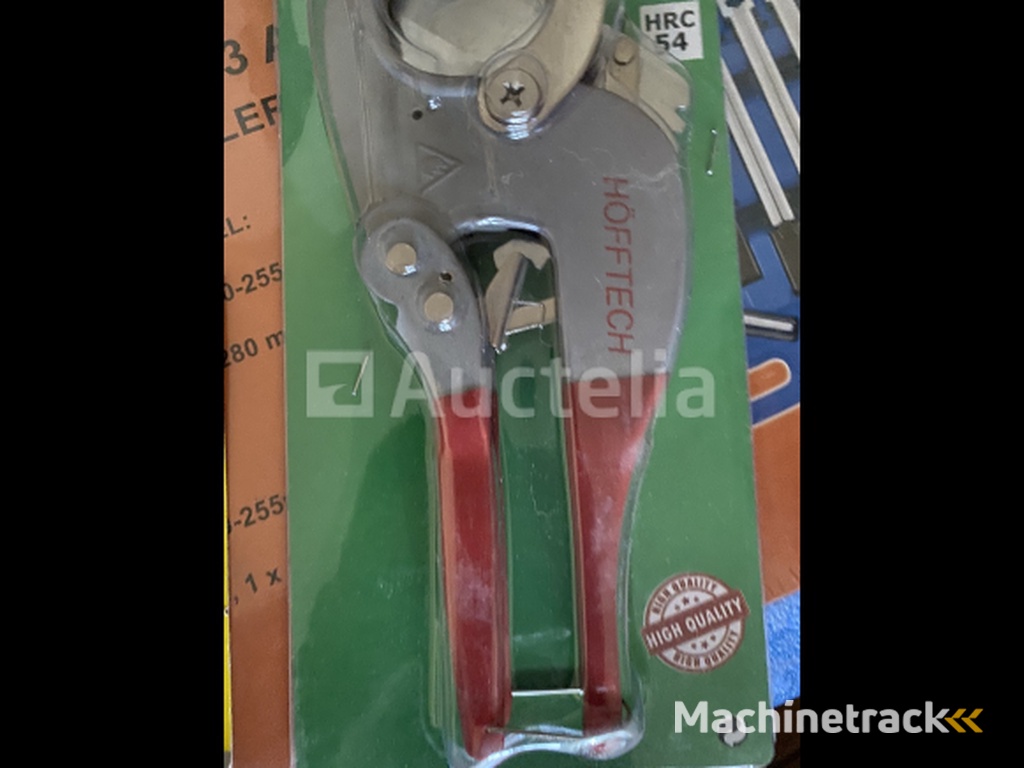 PVC pipe cutter
