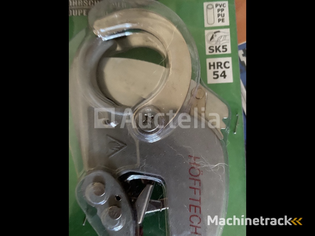 PVC pipe cutter