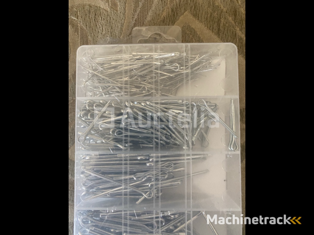 Split pin set 555 pieces