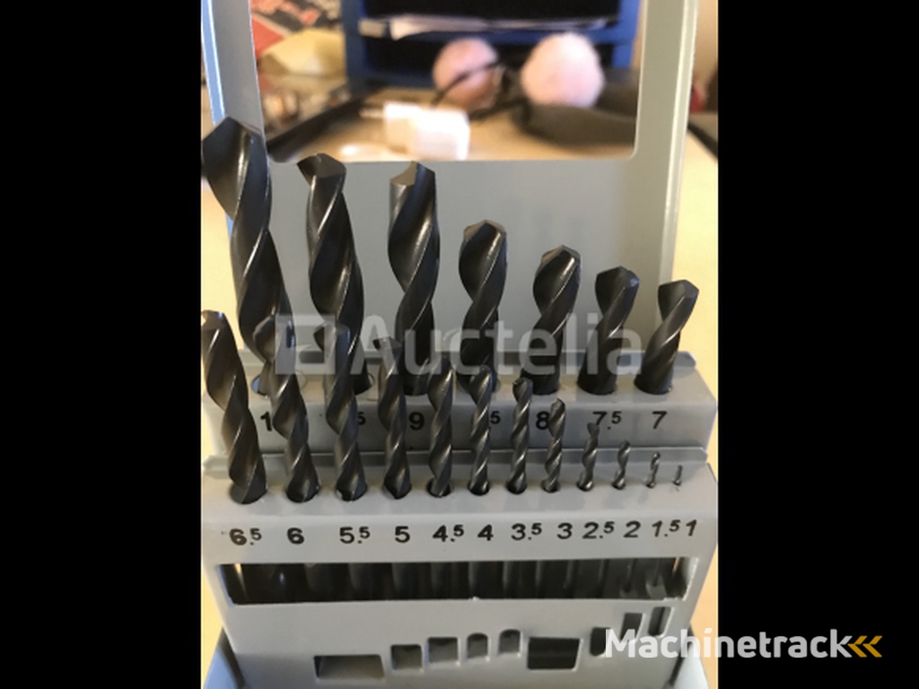 19 piece HSS metal drill set in case