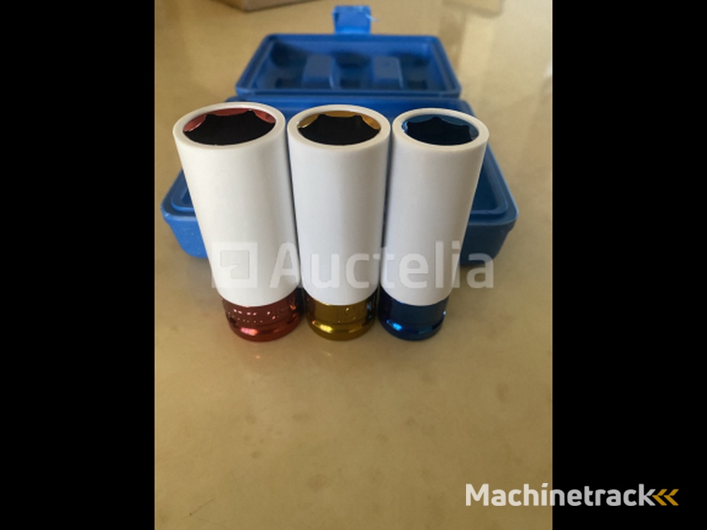 Impact socket set for aluminum rims