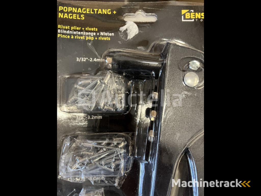 Rivet pliers with nails