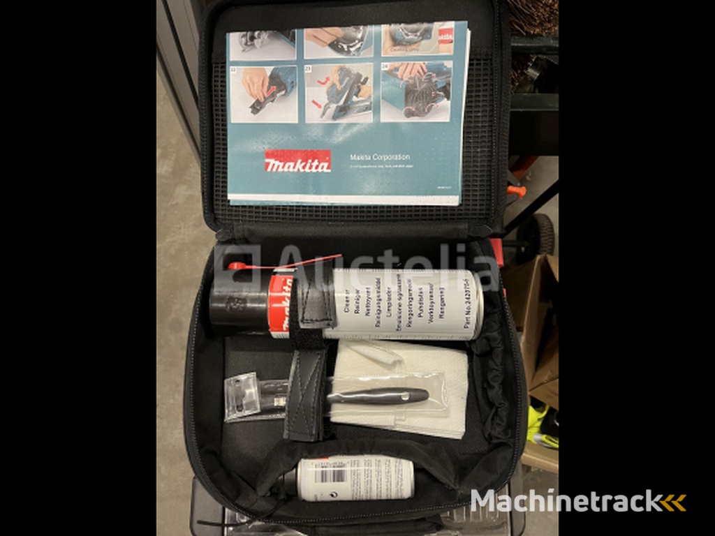 Makita 194852-0 Cleaning kit for gas tackers