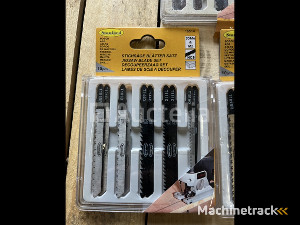 2 sets of jigsaw blades