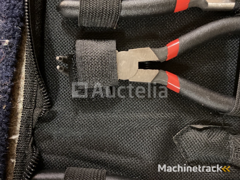 4 piece circlip pliers set in case 125 mm