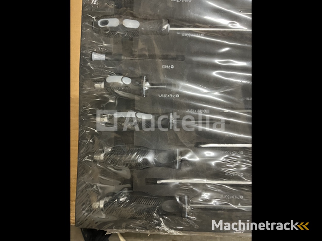 Inlay tray with screwdrivers