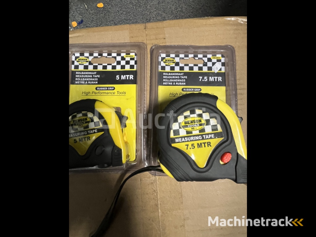 2 x tape measure 5 and 7.5 meters
