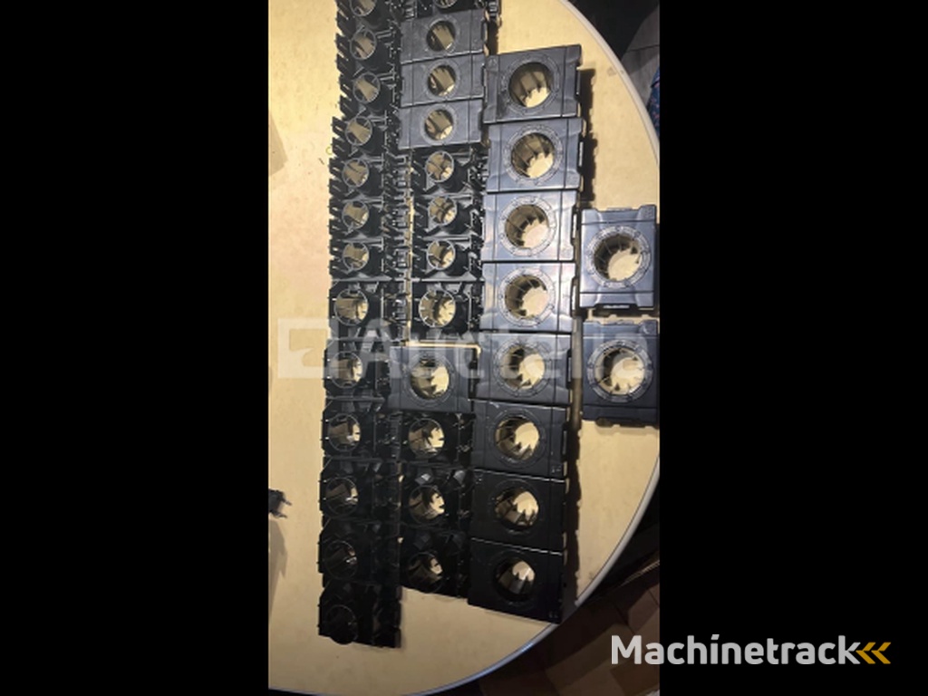 37 cnc tool holders 21xSK40 and 16 SK30