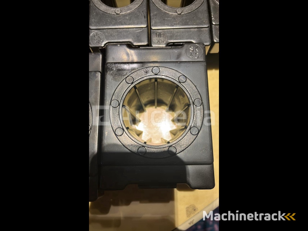 37 cnc tool holders 21xSK40 and 16 SK30