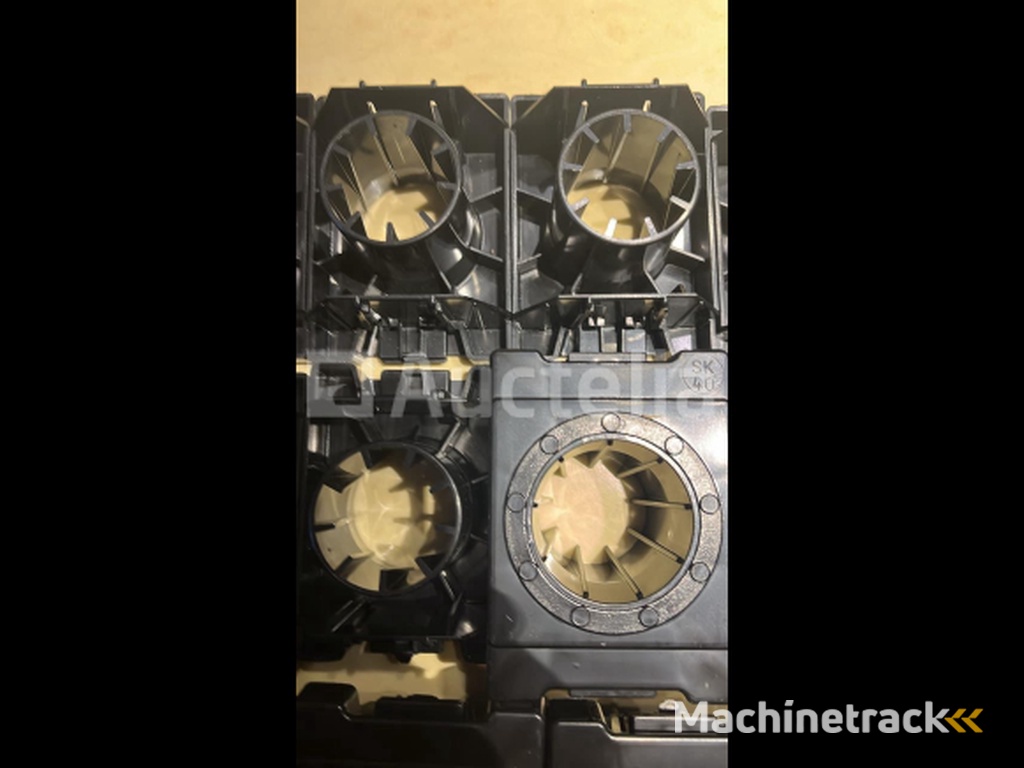 37 cnc tool holders 21xSK40 and 16 SK30