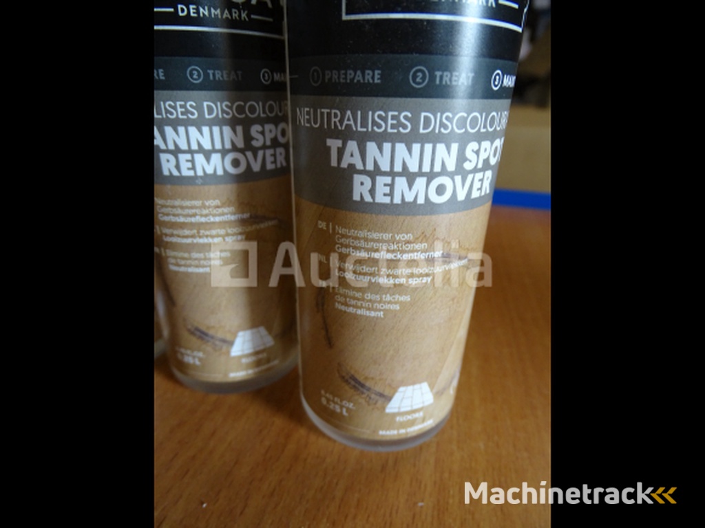 3 WOCA Easy Neutralizing Sprays for Oak Wood