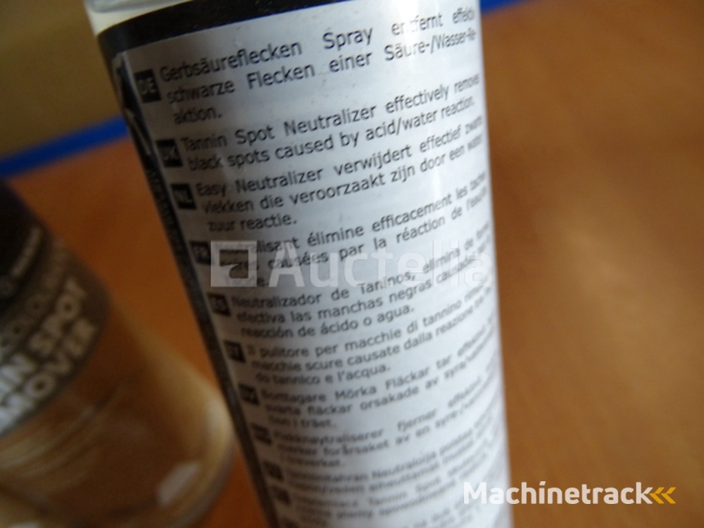 3 WOCA Easy Neutralizing Sprays for Oak Wood