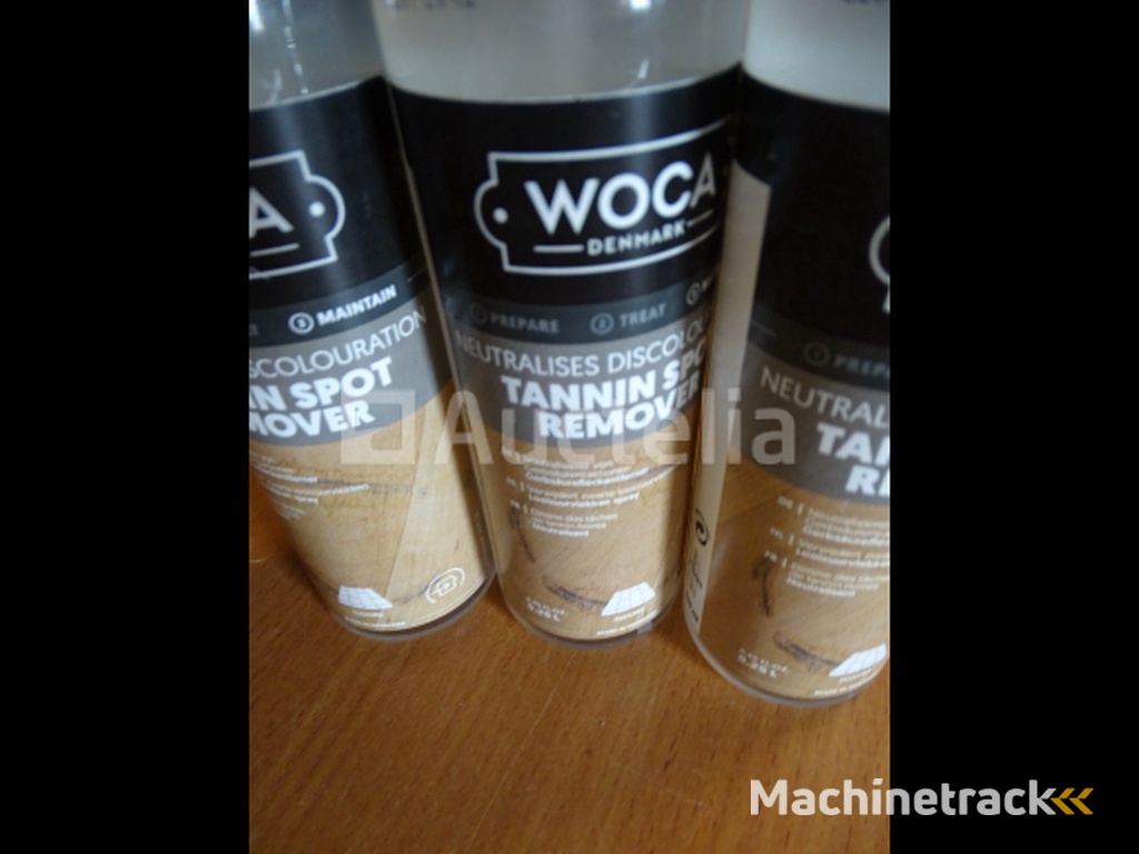 3 WOCA Easy Neutralizing Sprays for Oak Wood