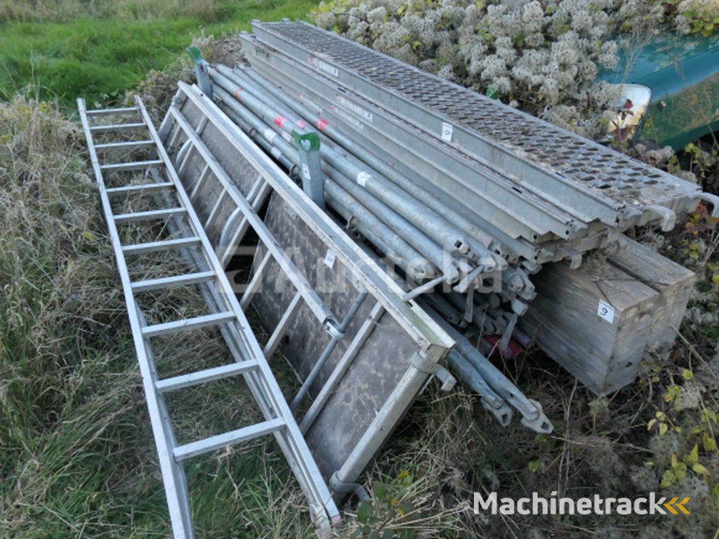 Altrad galvanised scaffolding elements