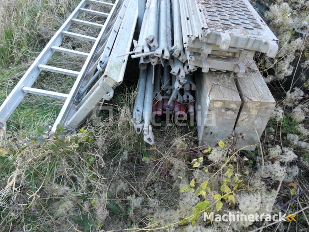 Altrad galvanised scaffolding elements