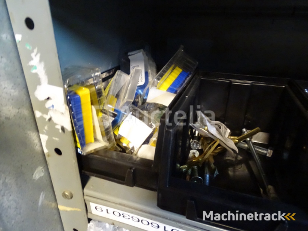 20,000 (+/-) Miscellaneous fasteners