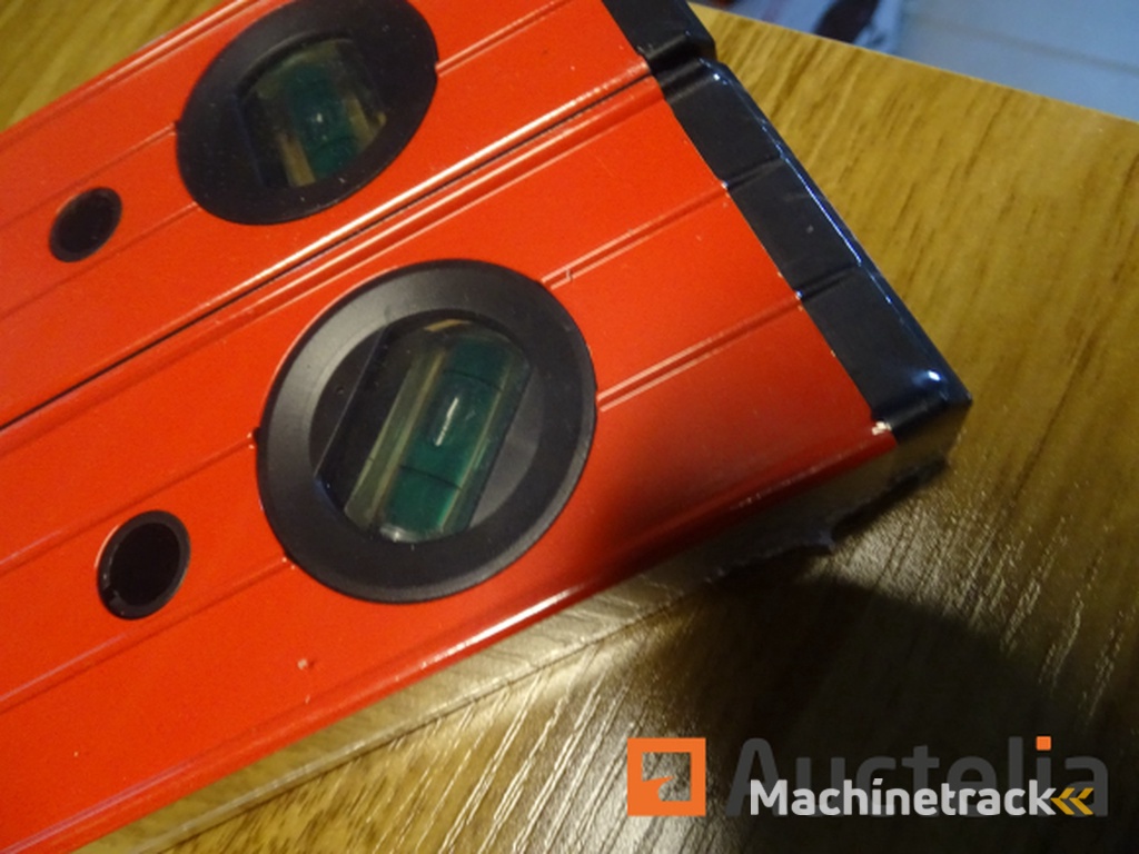 10 professionele versterkte waterpassen in SILVERLINE Expert aluminium