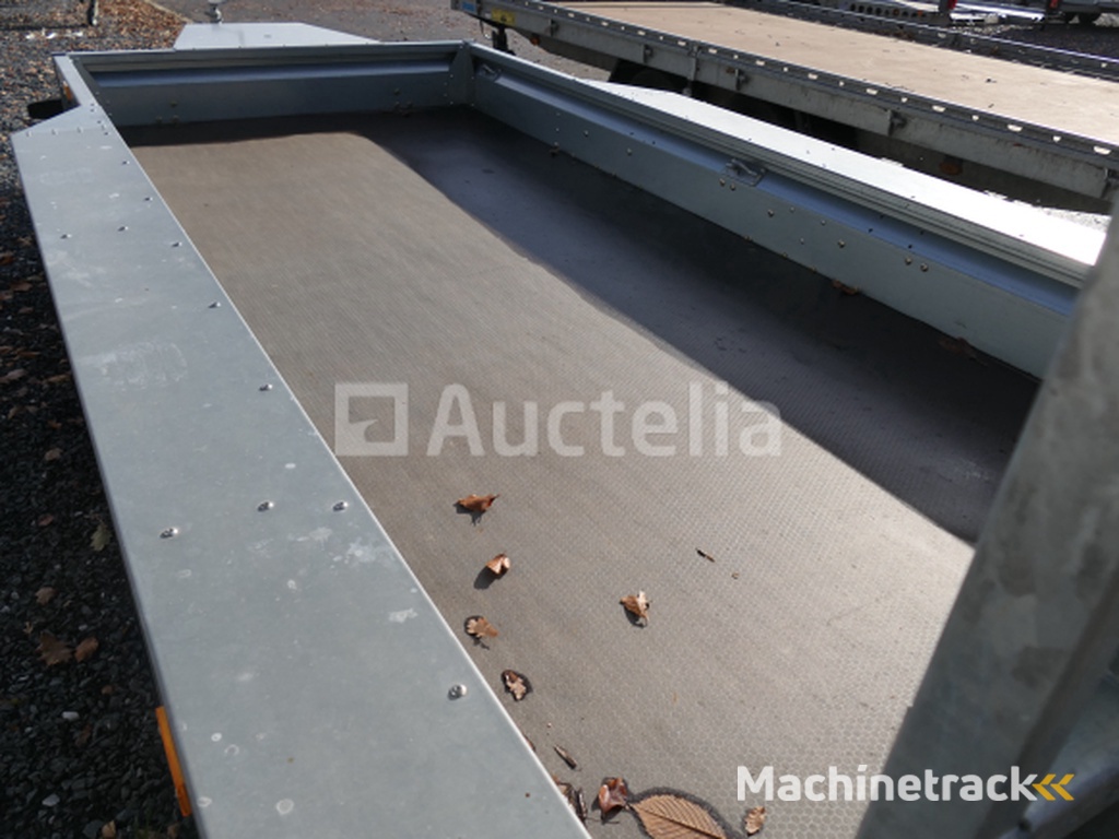 Dubbelassige aanhangwagen dragende machine met laadklep Ifor Williams 2Hb (VIN:SCKD00000N0805155)