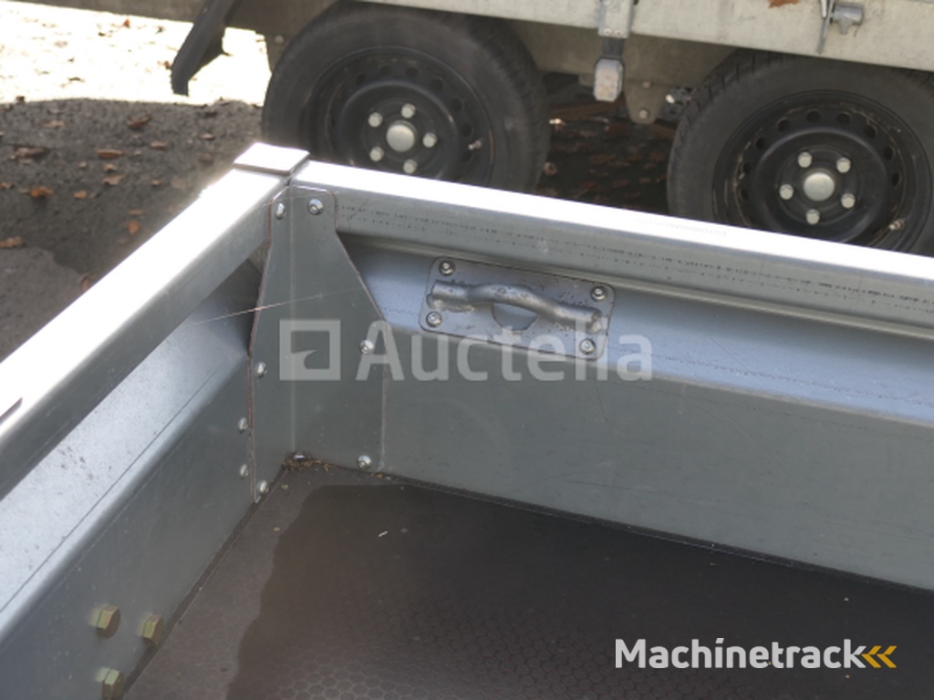 Dubbelassige aanhangwagen dragende machine met laadklep Ifor Williams 2Hb (VIN:SCKD00000N0805155)