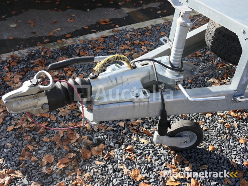 Dubbelassige aanhangwagen dragende machine met laadklep Ifor Williams 2Hb (VIN:SCKD00000N0805155)