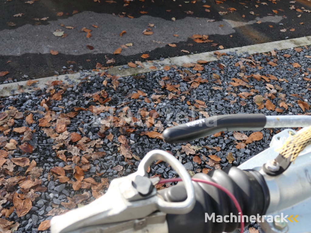 Dubbelassige aanhangwagen dragende machine met laadklep Ifor Williams 2Hb (VIN:SCKD00000N0805155)