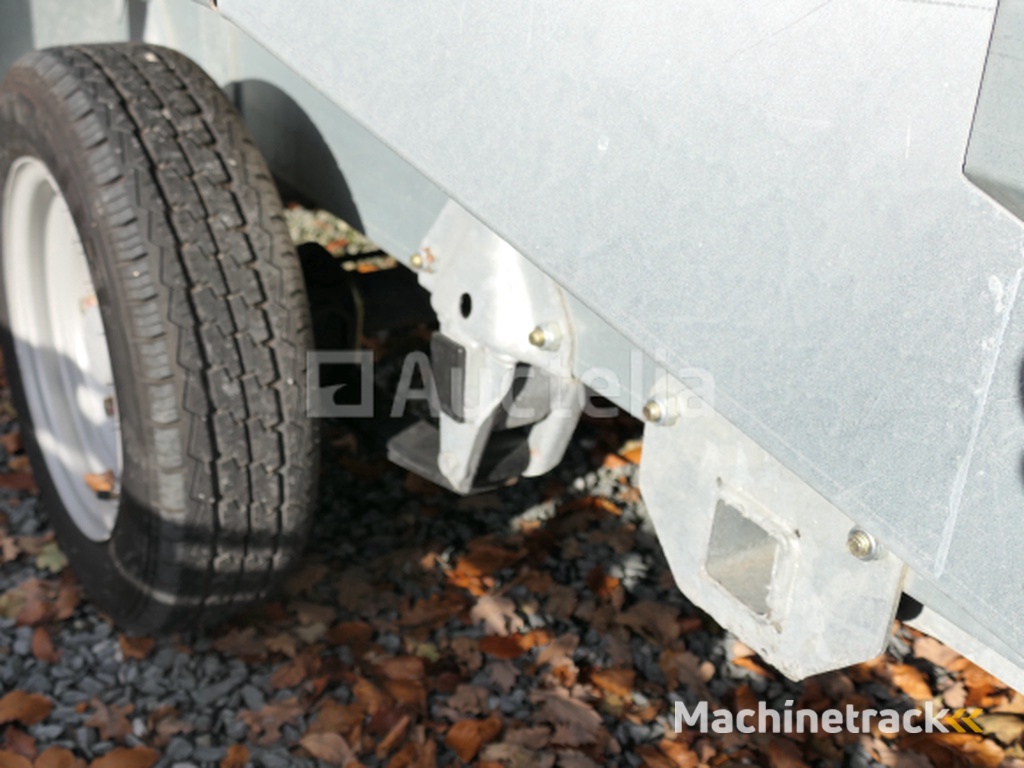 Dubbelassige aanhangwagen dragende machine met laadklep Ifor Williams 2Hb (VIN:SCKD00000N0805155)