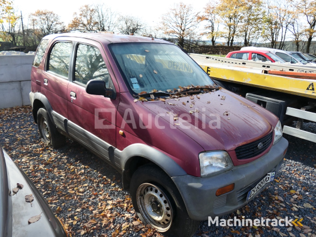 Daihatsu J100LG-GMDE Parts Car (VIN:JDAJ100G000508917)
