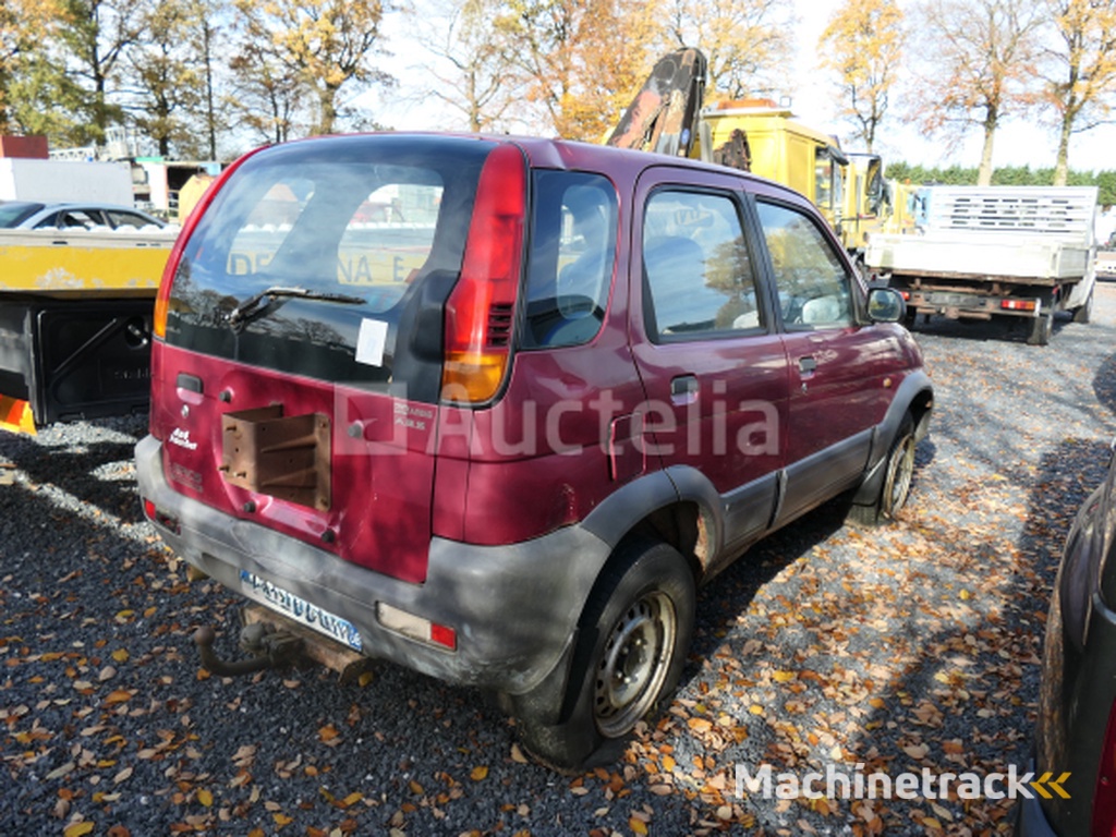 Daihatsu J100LG-GMDE Parts Car (VIN:JDAJ100G000508917)