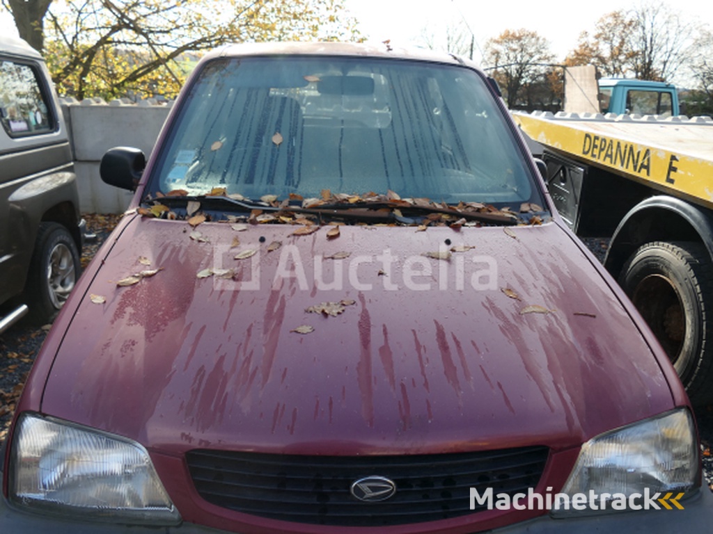 Daihatsu J100LG-GMDE Parts Car (VIN:JDAJ100G000508917)