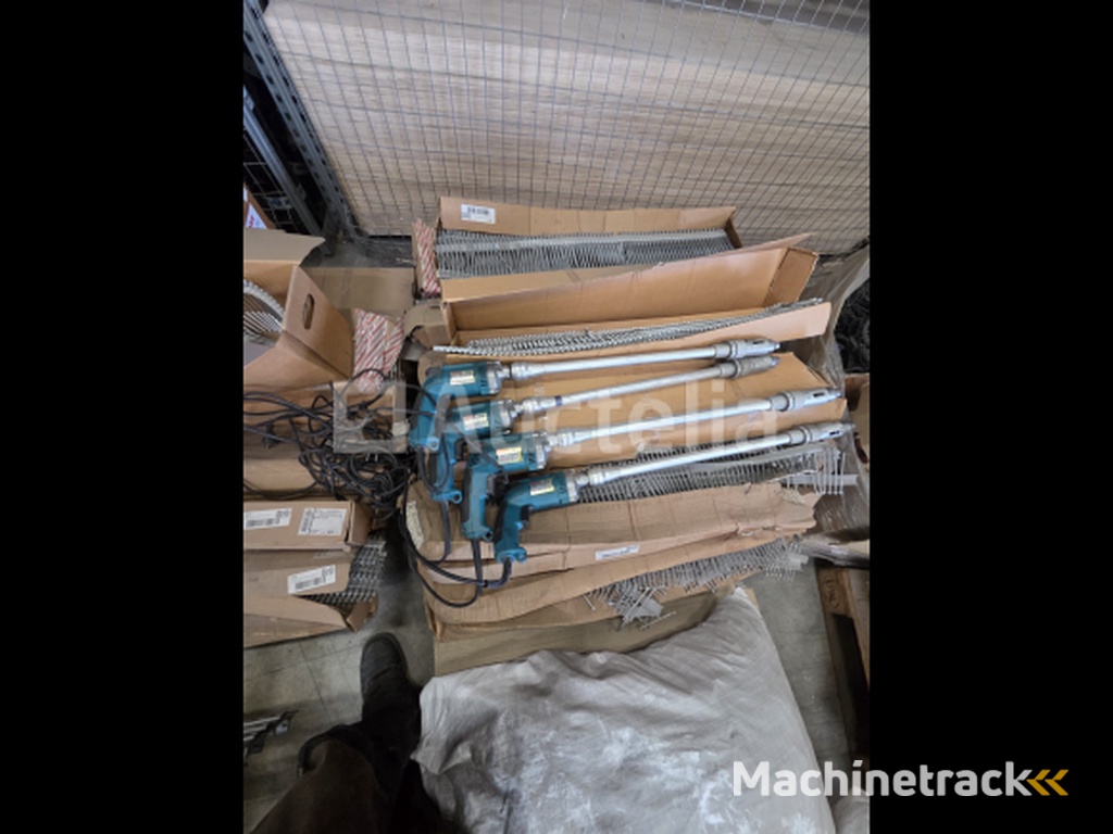 Guardian screws on belt + Makita screwdrivers