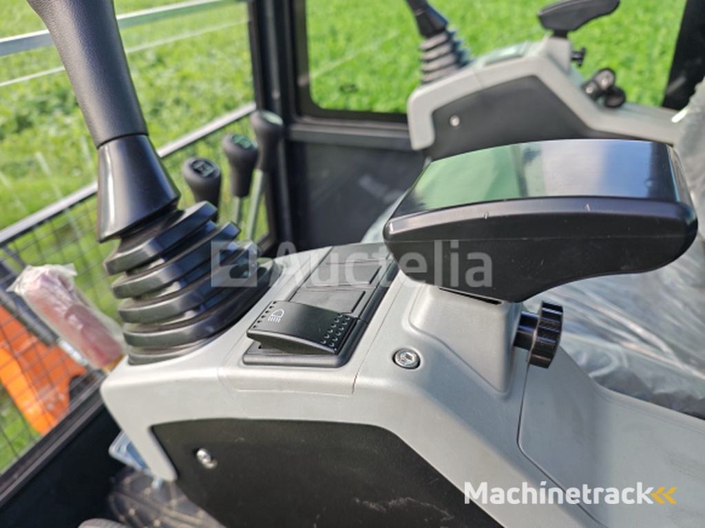 Cougar - 2025 - XT-18U - Minigraafmachine met Kubota motor D902