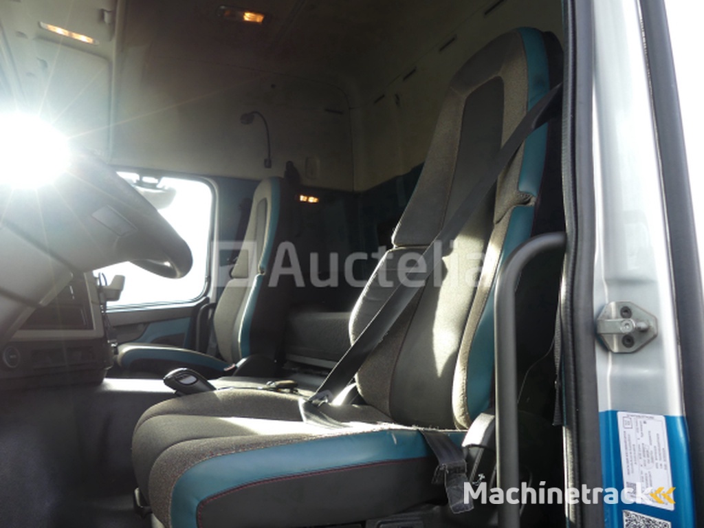 Volvo FM trekker (2016-713.949 km-VIN:YV2XZX0A3GB778254)