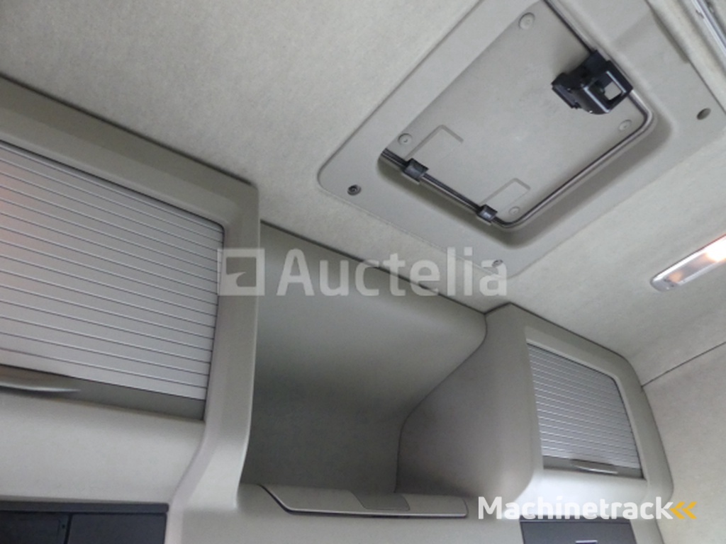 Volvo FM trekker (2016-713.949 km-VIN:YV2XZX0A3GB778254)