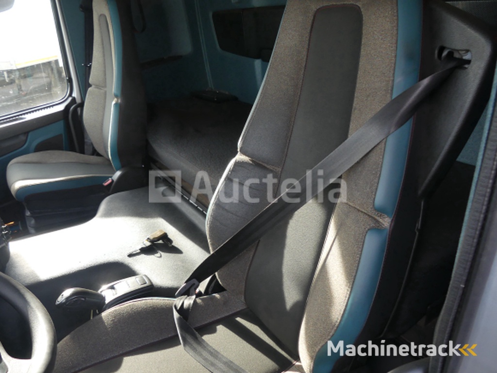 Volvo FM trekker (2016-713.949 km-VIN:YV2XZX0A3GB778254)