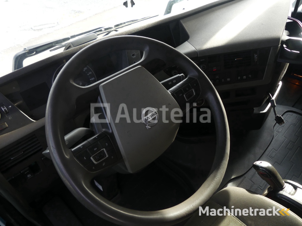 Volvo FH trekker (2016-704.996 km-VIN: YV2RT40D2GB769077)