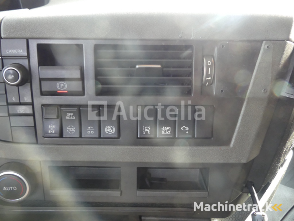 Volvo FH trekker (2016-704.996 km-VIN: YV2RT40D2GB769077)