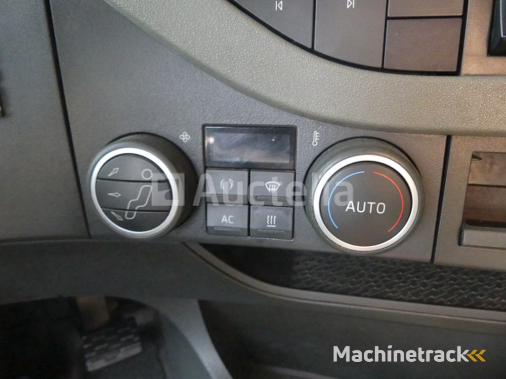 Volvo FH trekker (2016-704.996 km-VIN: YV2RT40D2GB769077)