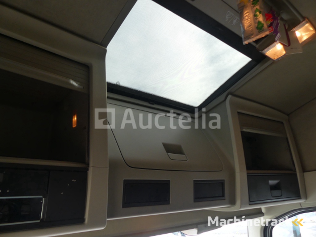 Volvo FH trekker (2016-704.996 km-VIN: YV2RT40D2GB769077)