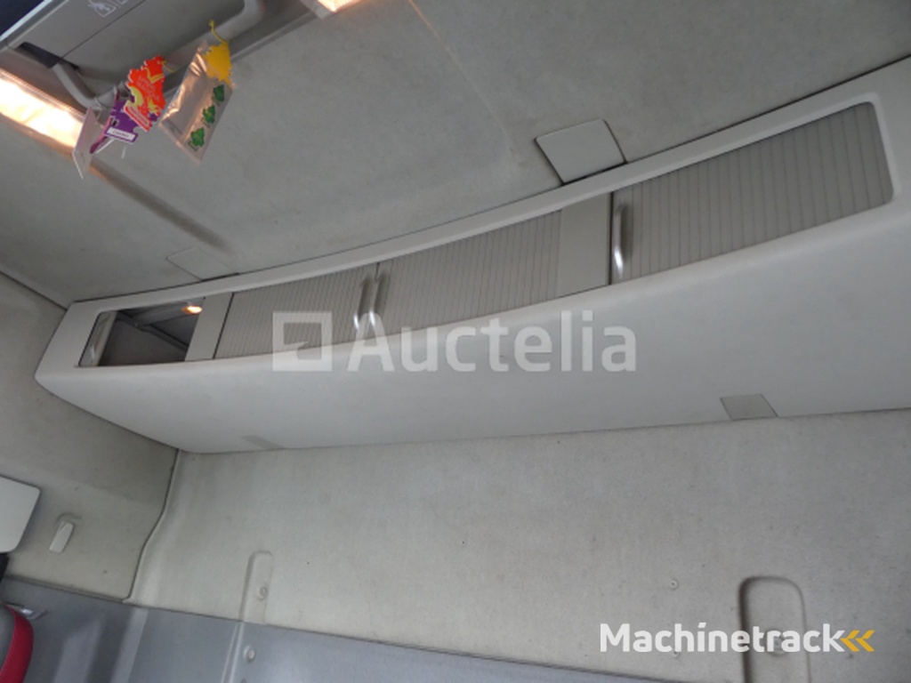 Volvo FH trekker (2016-704.996 km-VIN: YV2RT40D2GB769077)