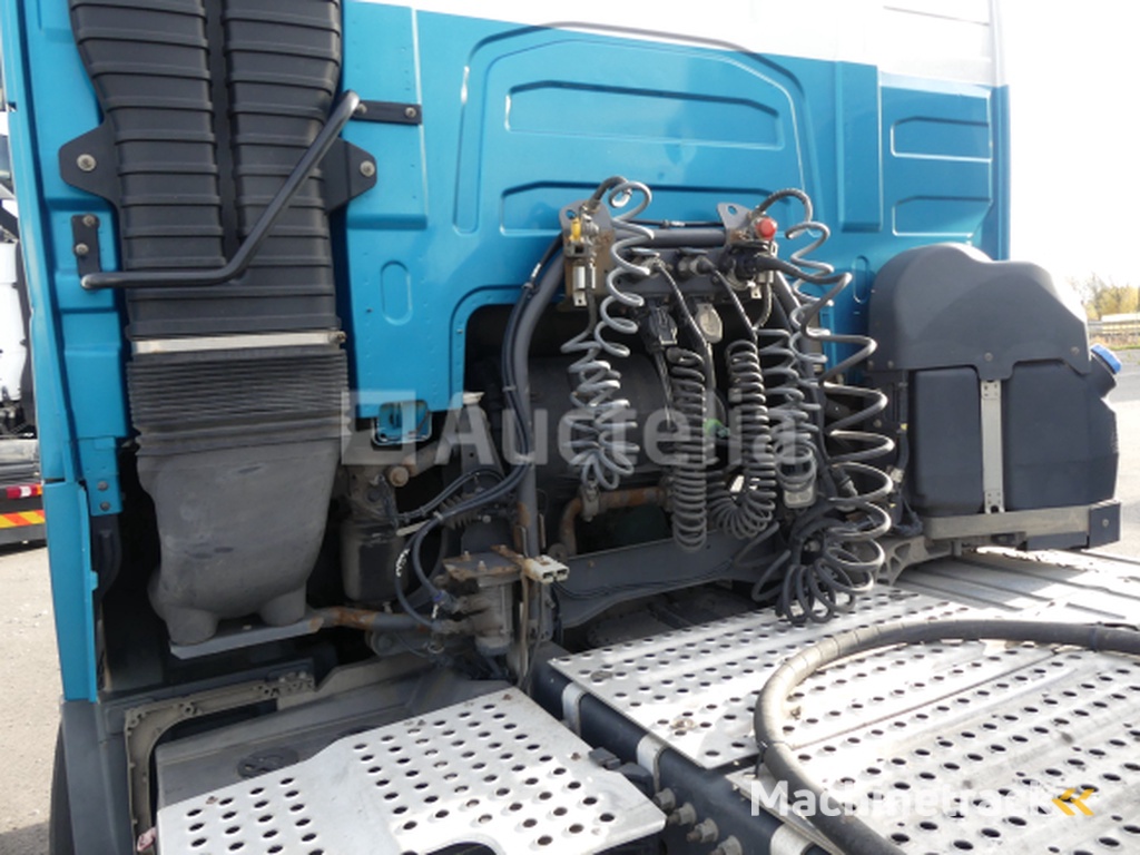 Volvo FH trekker (2016-704.996 km-VIN: YV2RT40D2GB769077)