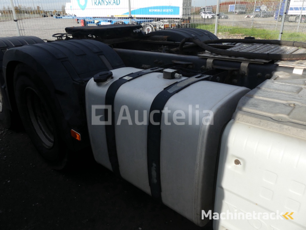 Volvo FH trekker (2016-704.996 km-VIN: YV2RT40D2GB769077)