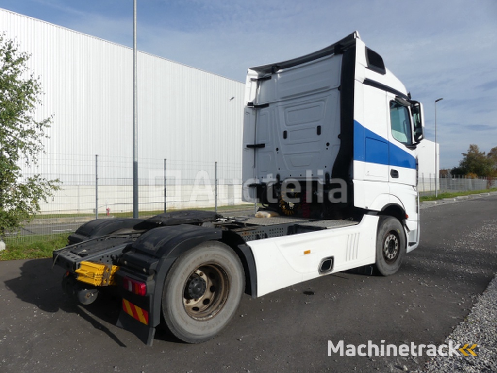 Mercedes-Benz Actros trekker (2015-605.348 km-VIN:WDB9634031L971632)