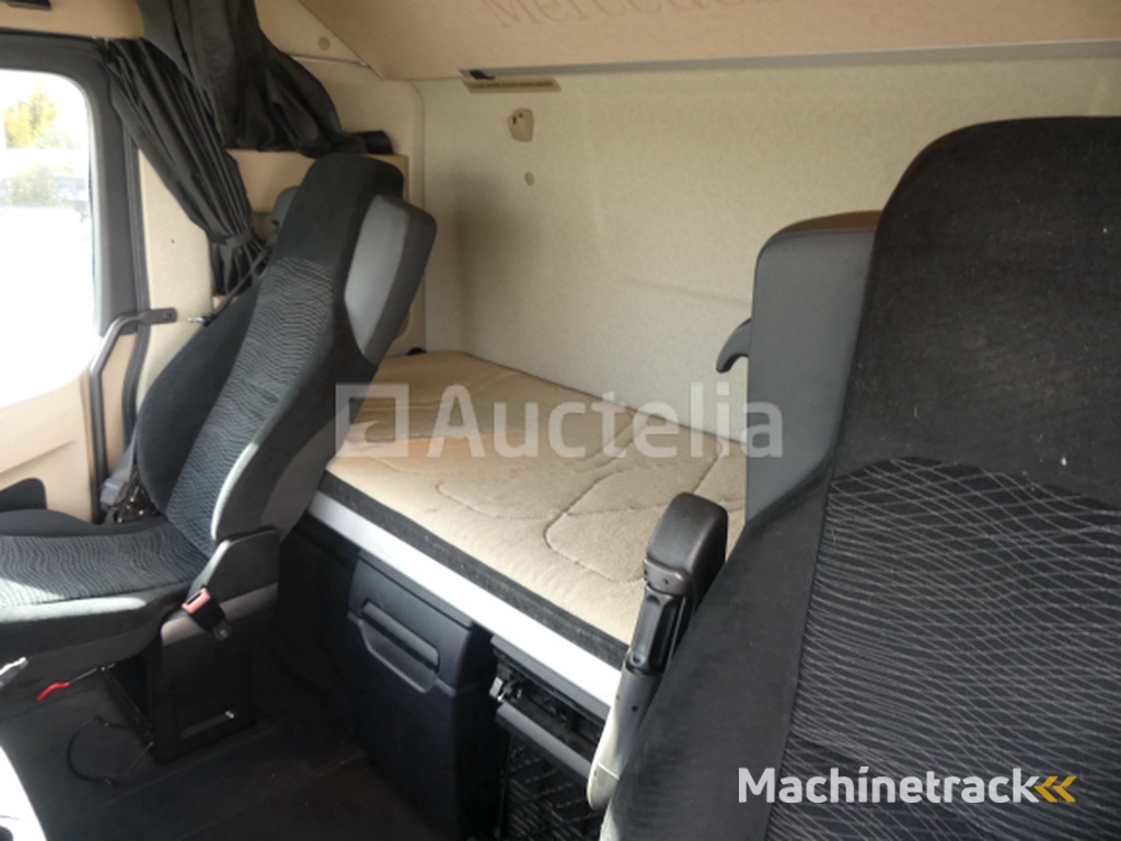 Mercedes-Benz Actros trekker (2015-605.348 km-VIN:WDB9634031L971632)