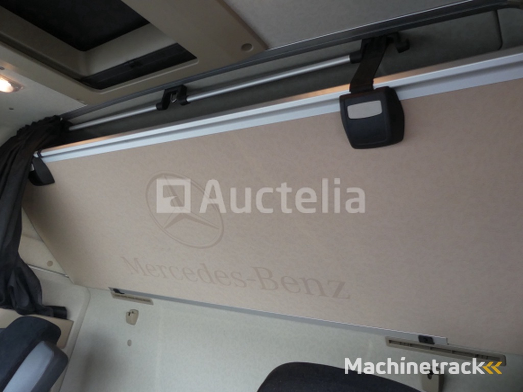 Mercedes-Benz Actros trekker (2015-605.348 km-VIN:WDB9634031L971632)