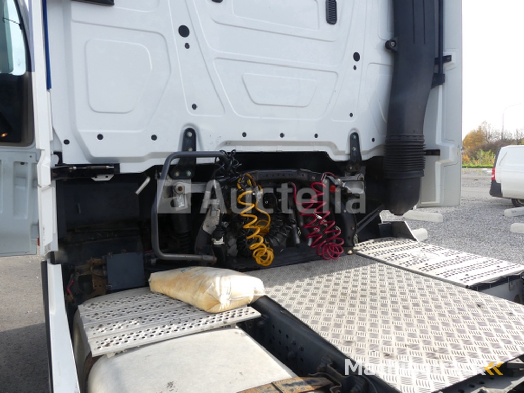 Mercedes-Benz Actros trekker (2015-605.348 km-VIN:WDB9634031L971632)