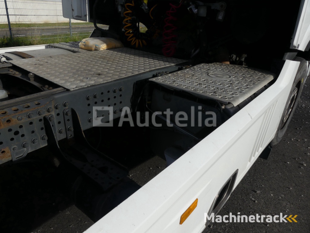 Mercedes-Benz Actros trekker (2015-605.348 km-VIN:WDB9634031L971632)