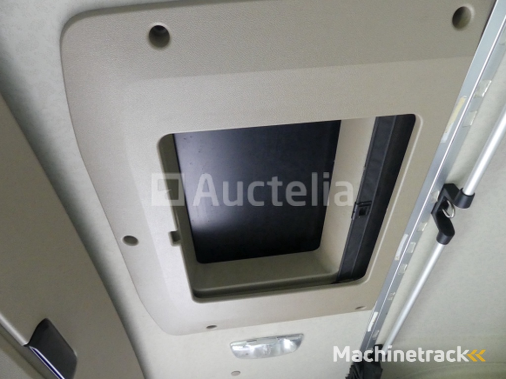 Mercedes-Benz Actros trekker (2017-690.339 km-VIN:WDB96340310141358)