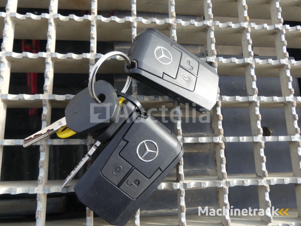 Mercedes-Benz Actros trekker (2017-690.339 km-VIN:WDB96340310141358)