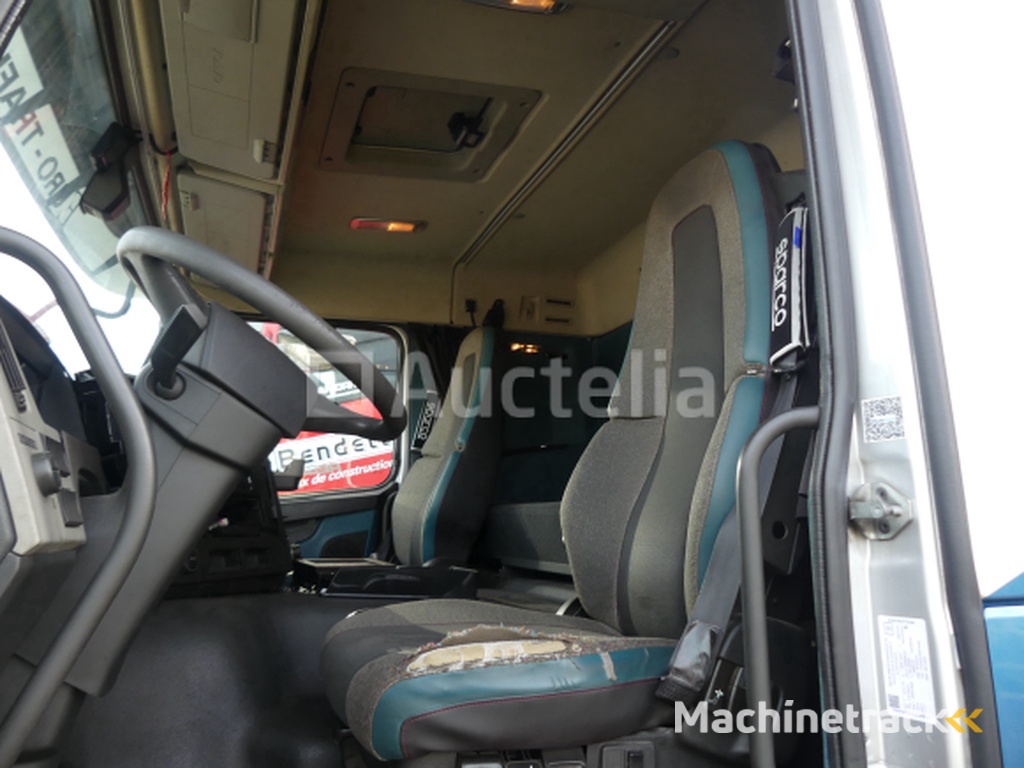 Volvo FM Curb Truck (2016-561.954 km-VIN:YV2X922C5GA795659)